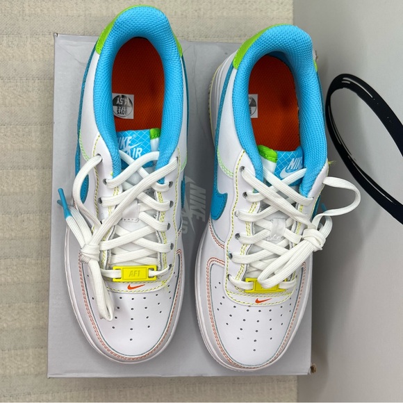 Nike Air Force 1 LV8 WCRD - Picture 3 of 7